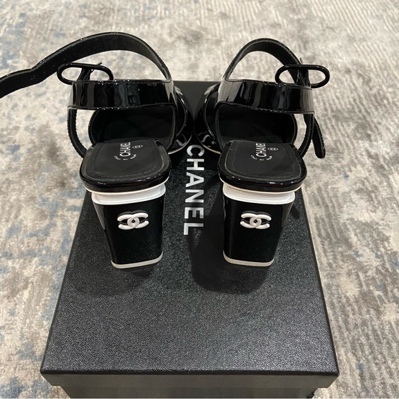 Chanel Patent Calfskin Sandal - size 36 - Picture 5 of 8